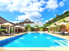 The Sands : 2 Bedrooms Beachside Apartment in Naiharn